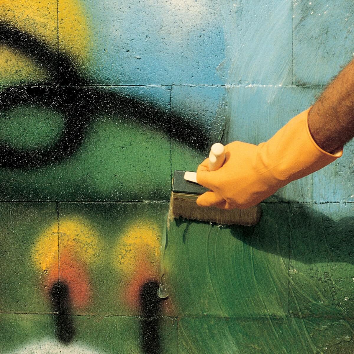 odstraňovač grafity, ochranná vrstva, antigrafitový náter, ochrana pred grafity, grafity, grafiti, graffiti, graffity, mapei, wallgard, barrier